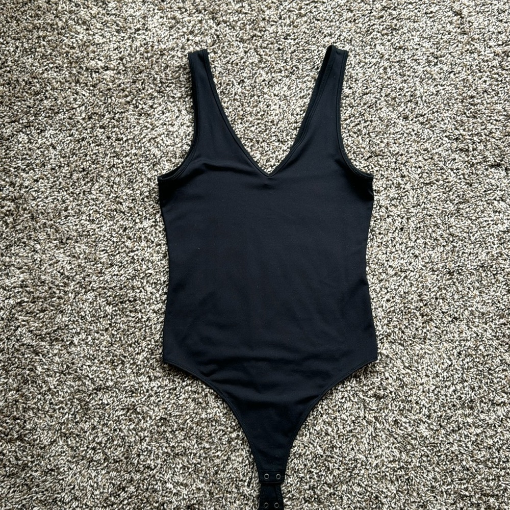 Abercrombie V-Neck bodysuit